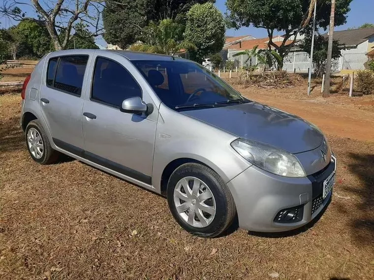 Renault Sandero Prata 9