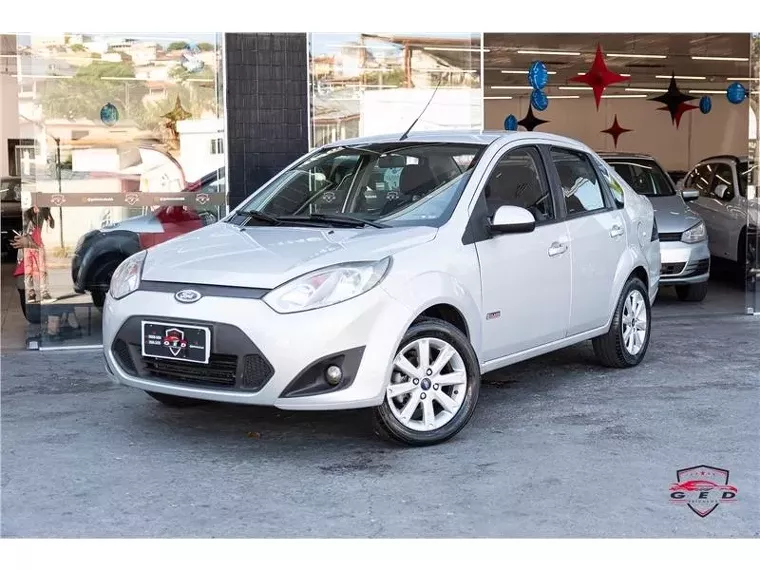 Ford Fiesta Prata 16