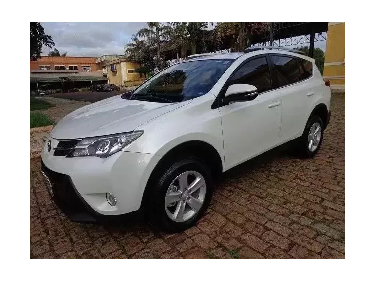 Toyota RAV4 Branco 3