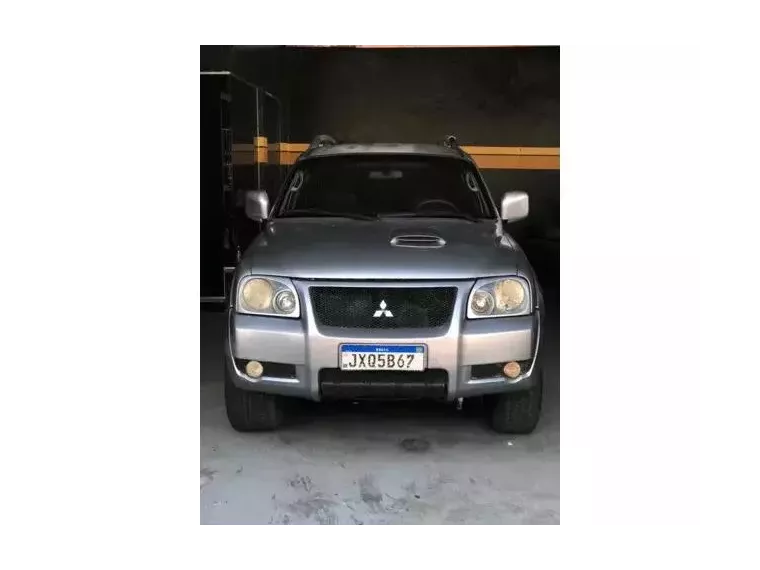 Mitsubishi Pajero Sport Prata 4