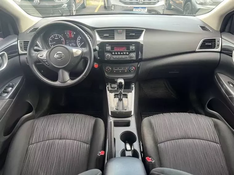 Nissan Sentra Preto 4