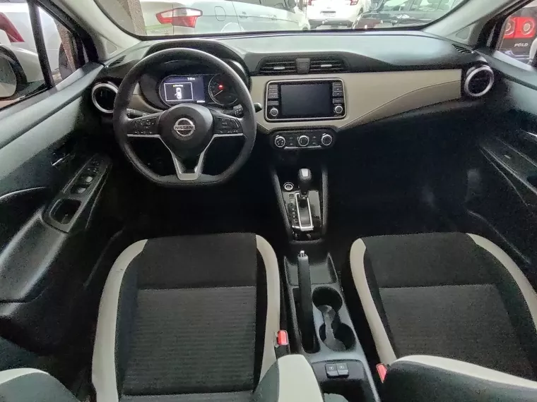 Nissan Versa Branco 7