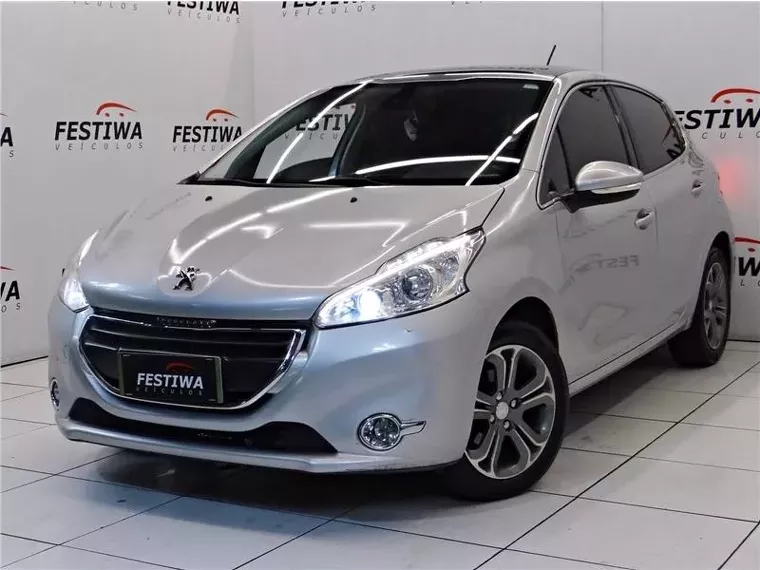 Peugeot 208 Prata 1