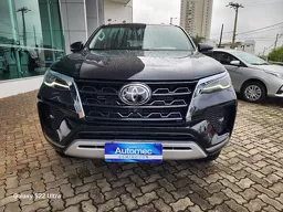 Toyota Hilux SW4