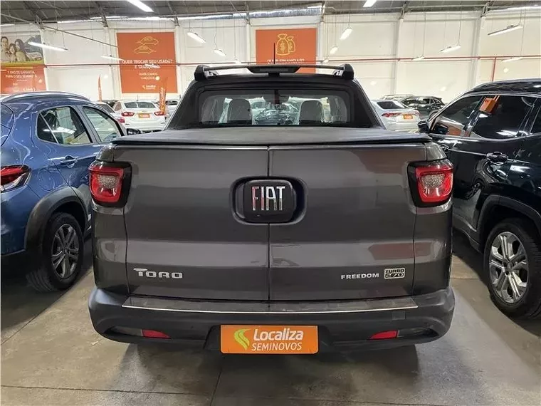 Fiat Toro Cinza 8