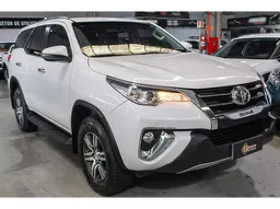 Toyota Hilux SW4
