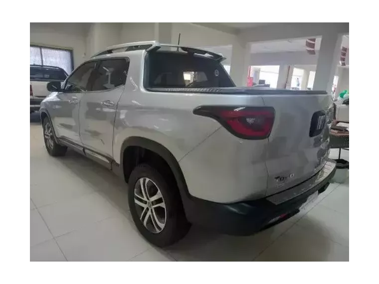 Fiat Toro Prata 2