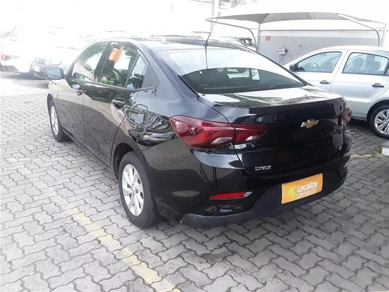 Chevrolet Onix Preto 2