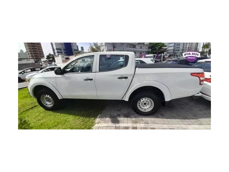 Mitsubishi L200 Branco 2