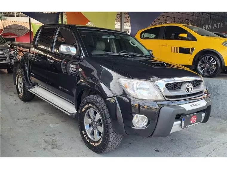 Toyota Hilux Preto 13