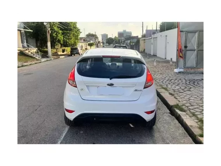 Ford Fiesta Branco 8