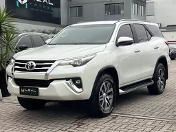 Toyota Hilux SW4