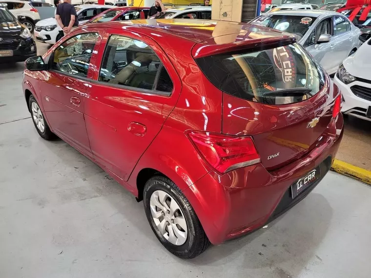 Chevrolet Onix Vermelho 7