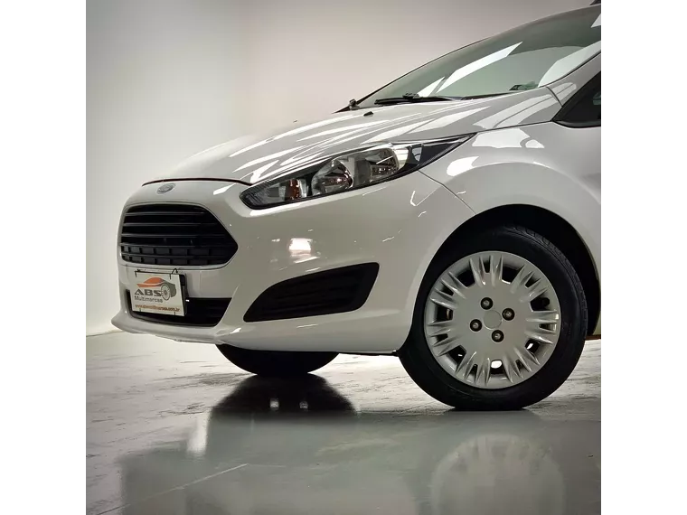 Ford Fiesta Branco 2