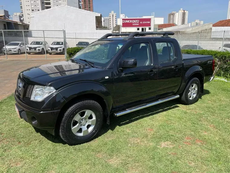 Nissan Frontier Preto 2