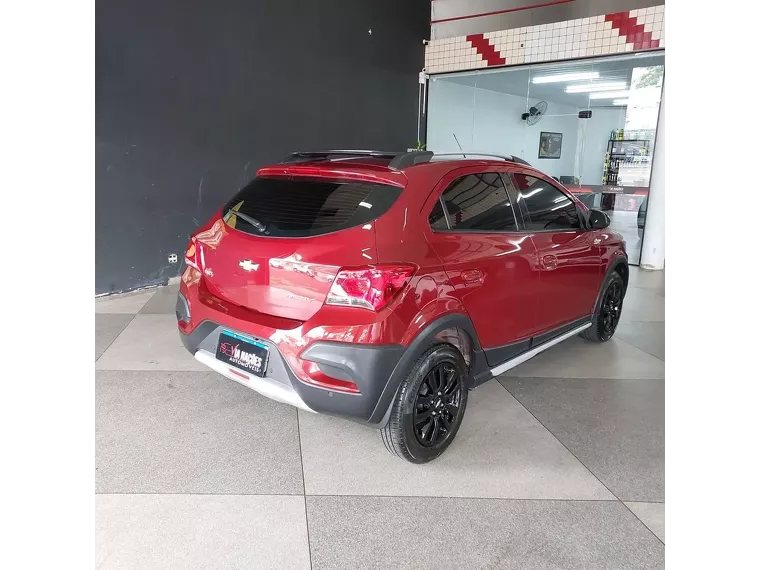 Chevrolet Onix Vermelho 9