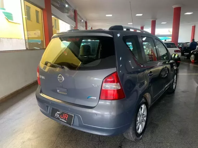 Nissan Livina Cinza 15