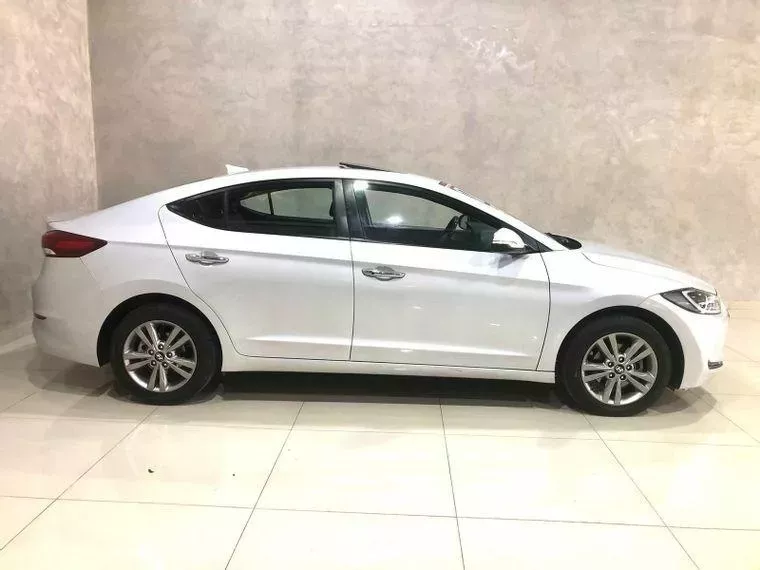 Hyundai Elantra Prata 10