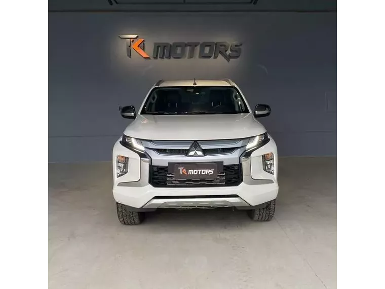 Mitsubishi L200 Triton Branco 6