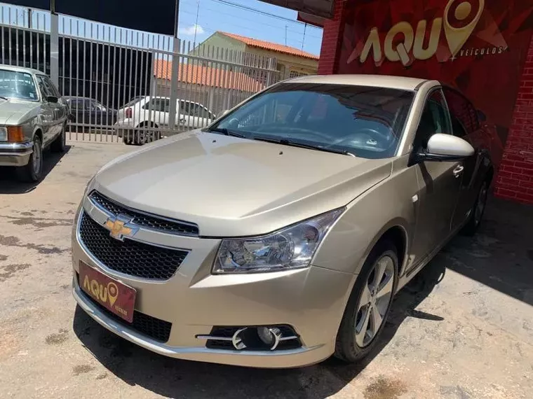 Chevrolet Cruze Bege 20