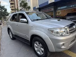 Toyota Hilux SW4