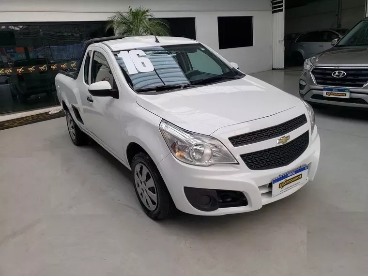 Chevrolet Montana Branco 2