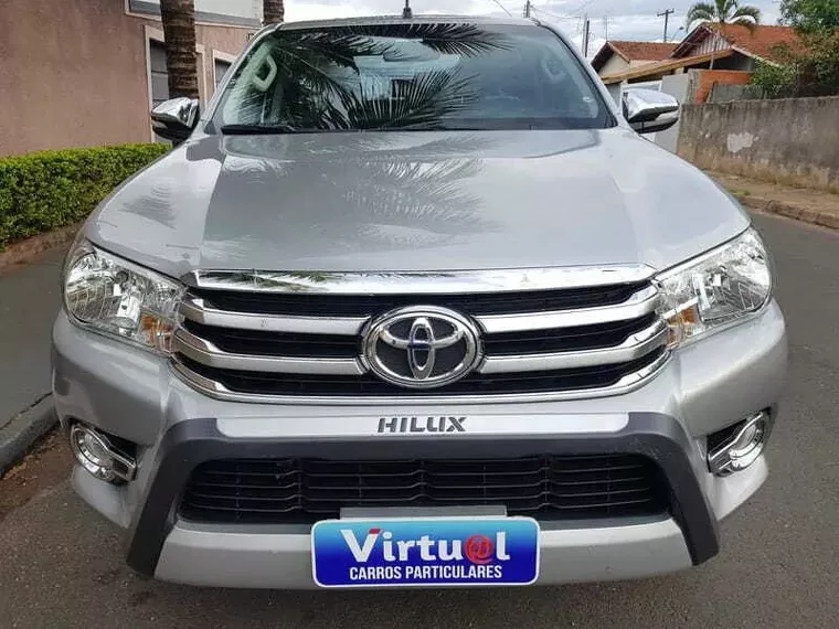 Toyota Hilux Prata 12