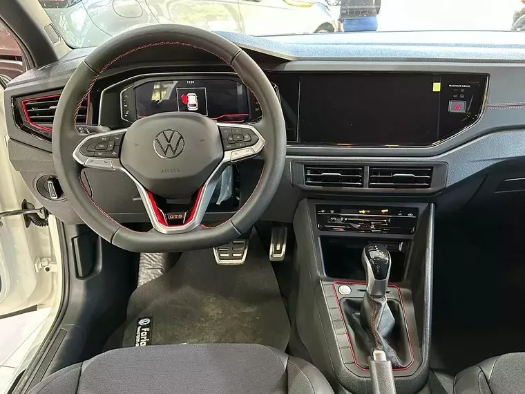 Volkswagen Polo Hatch Branco 7