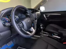 Toyota Hilux SW4