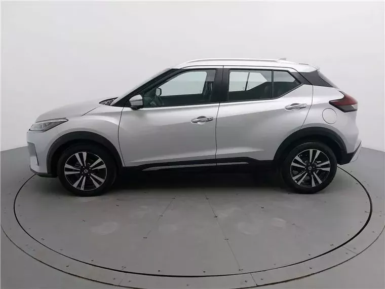 Nissan Kicks Prata 8