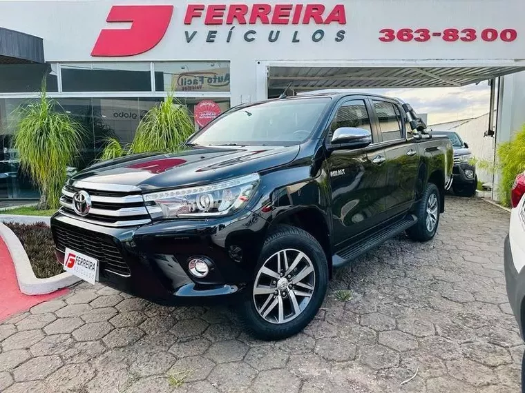 Toyota Hilux Preto 2