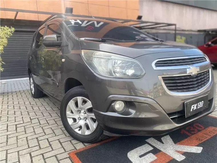 Chevrolet Spin Cinza 1