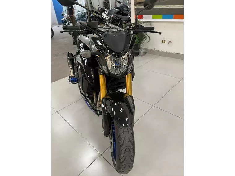 Suzuki GSX-S Preto 12