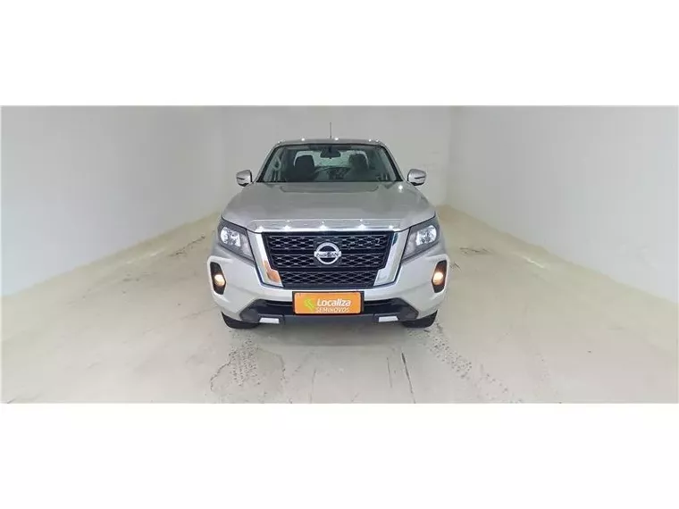 Nissan Frontier Prata 13