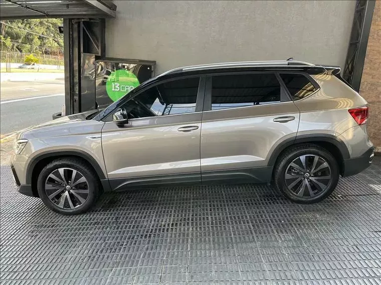 Volkswagen Taos Bege 8