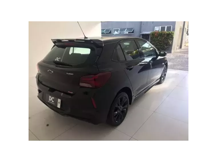 Chevrolet Onix Preto 3