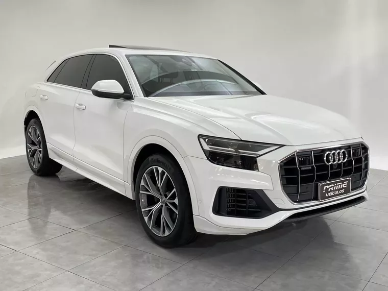 Audi Q8 Branco 6