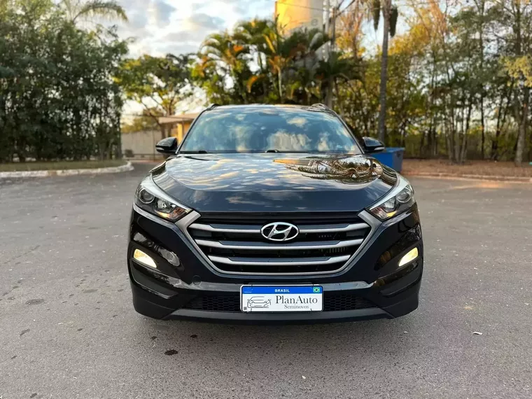 Hyundai Tucson Preto 4