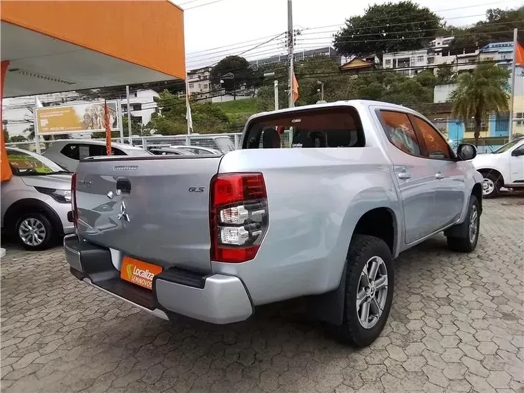 Mitsubishi L200 Triton Prata 14