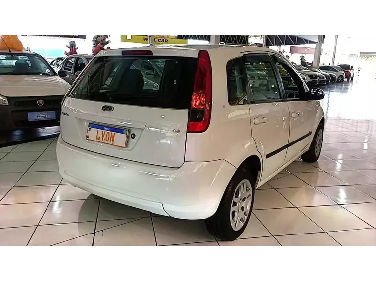 Ford Fiesta Branco 7