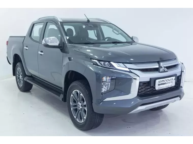 Mitsubishi L200 Triton Cinza 8