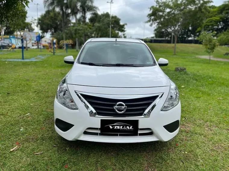 Nissan Versa Branco 5