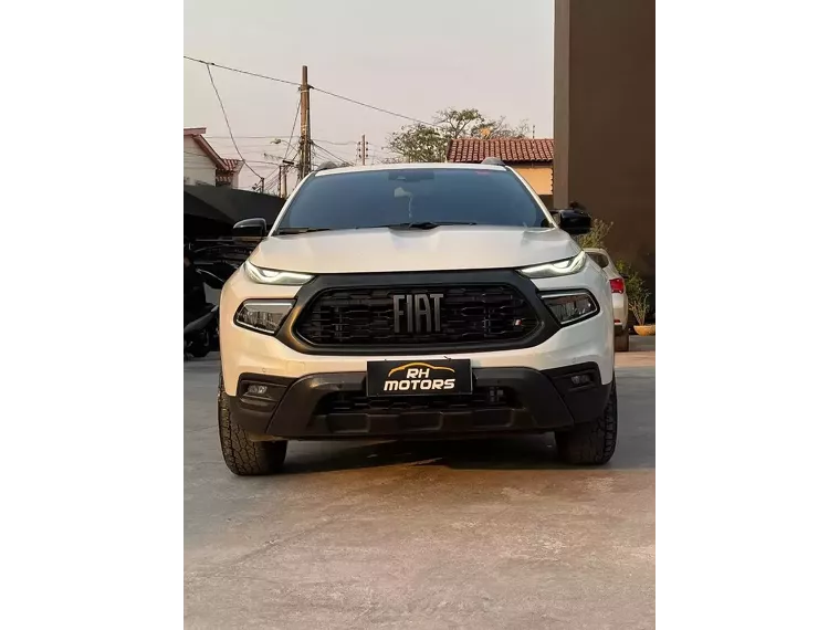 Fiat Toro Branco 2