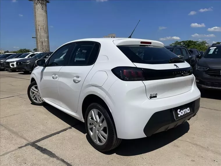 Peugeot 208 Branco 11