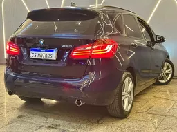 BMW 220i
