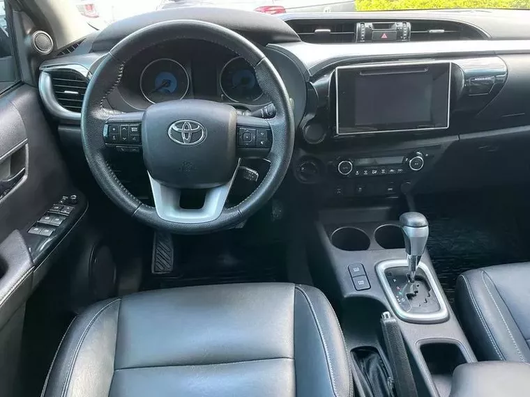Toyota Hilux Cinza 6