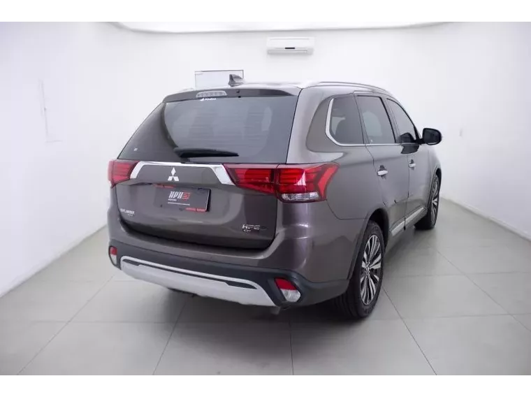 Mitsubishi Outlander Marrom 6