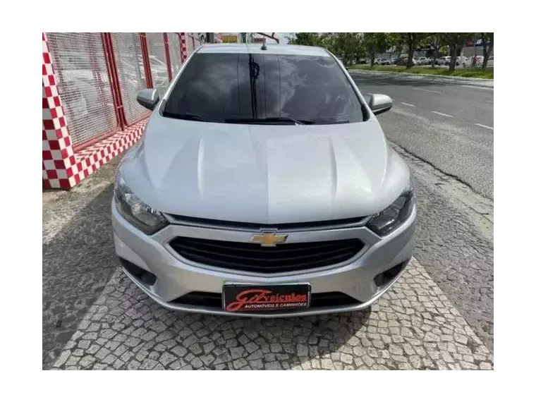 Chevrolet Onix Prata 2