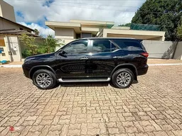 Toyota Hilux SW4