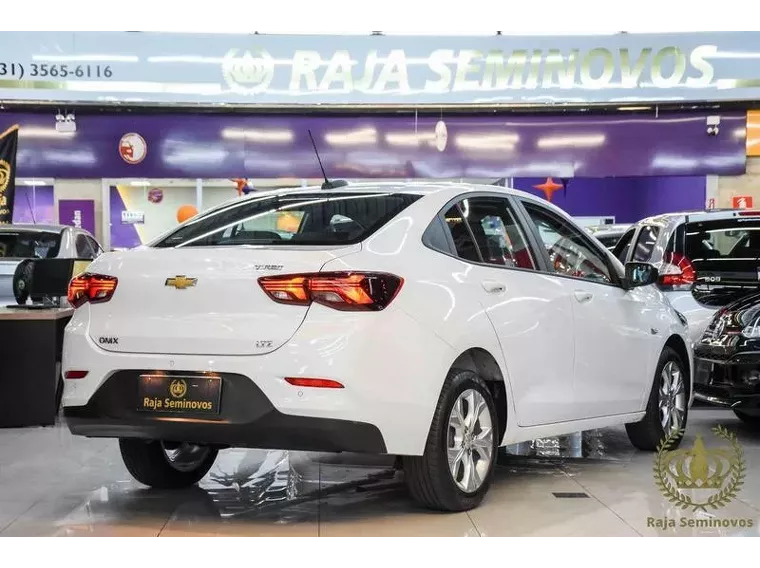 Chevrolet Onix Branco 15